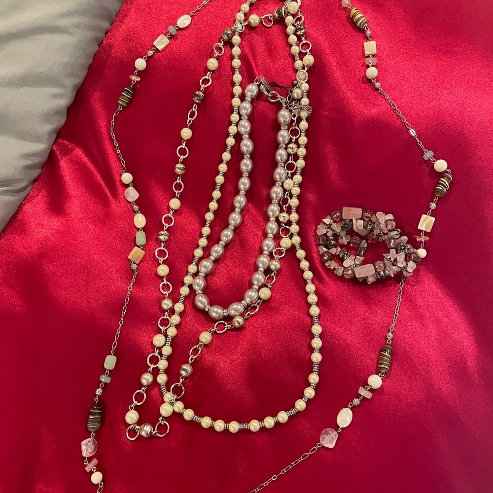 Lot of costume jewelry